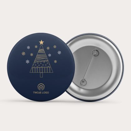 Przypinka świąteczna ZŁOTA JODEŁKA z granatowym tłem, złotą choinką i miejscem na logo firmy – elegancki, aluminiowy gadżet promocyjny 56 mm