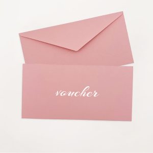 rozowa koperta ozdobna na voucher laureate letica