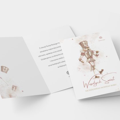 Wnętrze kartki świątecznej dla firm Orzechowy Wartownik z gotowym tekstem życzeń i miejscem na logo firmy.